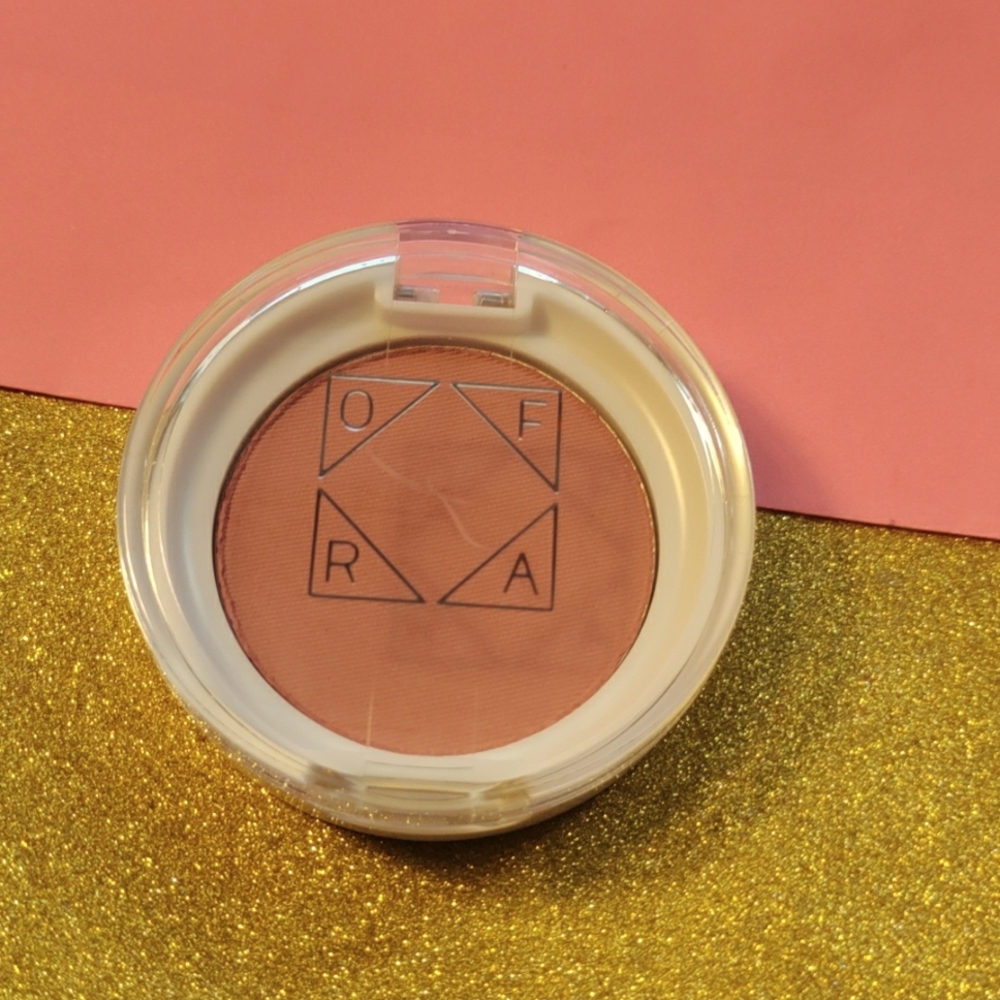 *NEW NEW* OFRA blush in chameleon